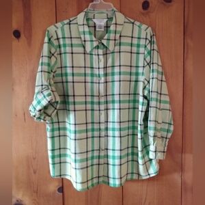 Outfit Woman JPR Linen Plaid Roll Tab Button Front Shirt